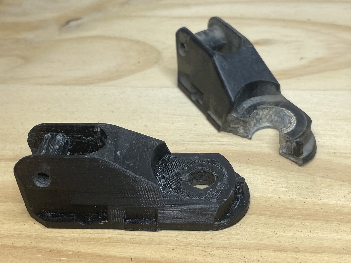 Connecteurs d'essuie-glace imprimés en 3D, ancien et nouveau