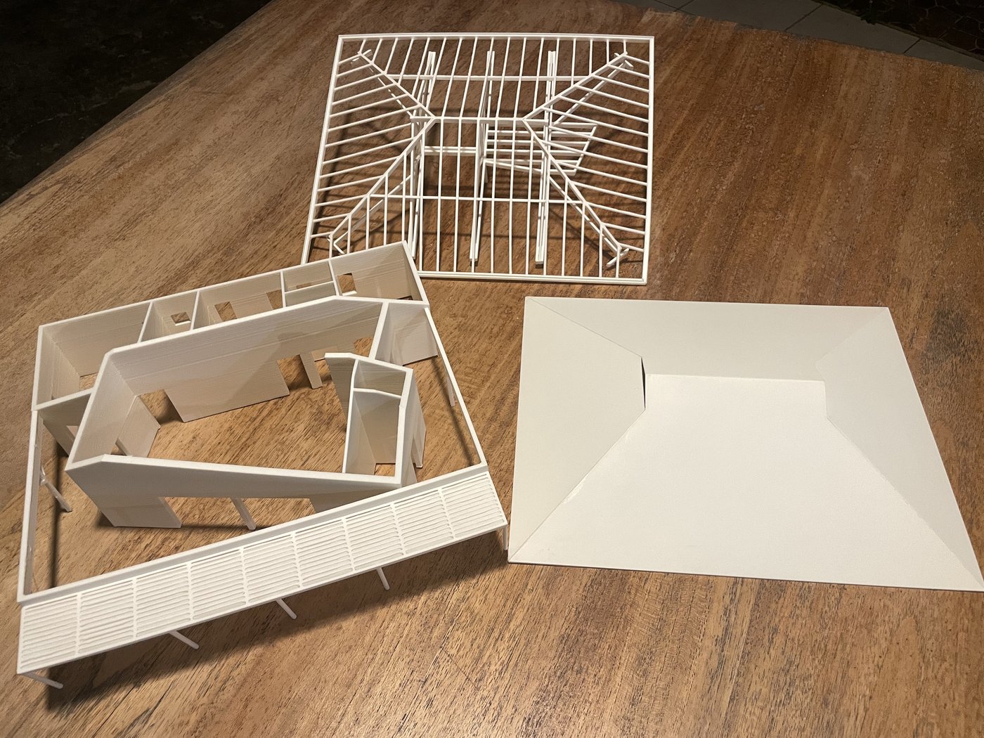 Charpente et structure d'une maquette de maison imprimée en 3D, démontée