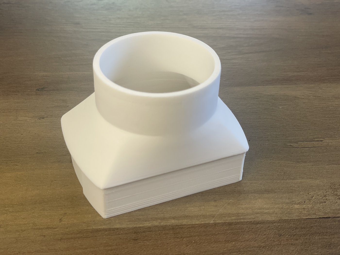 Raccord d'aération blanc imprimé en 3D, vue d'ensemble