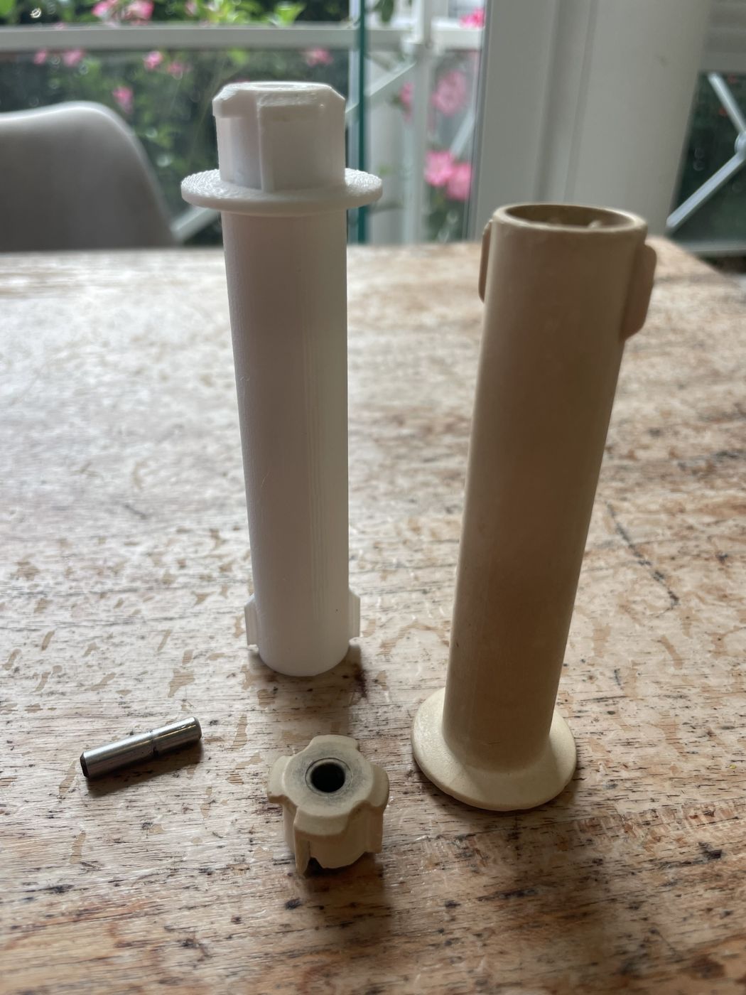 Porte-couteaux de mixeur d'origine et sa reproduction en impression 3D en Guadeloupe